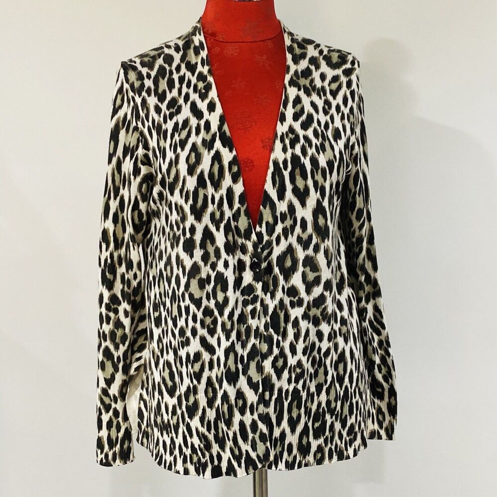 CHICO'S 1 / M / 8 Cheetah Animal Print Cardigan Sweater Single button classic - Picture 3 of 9
